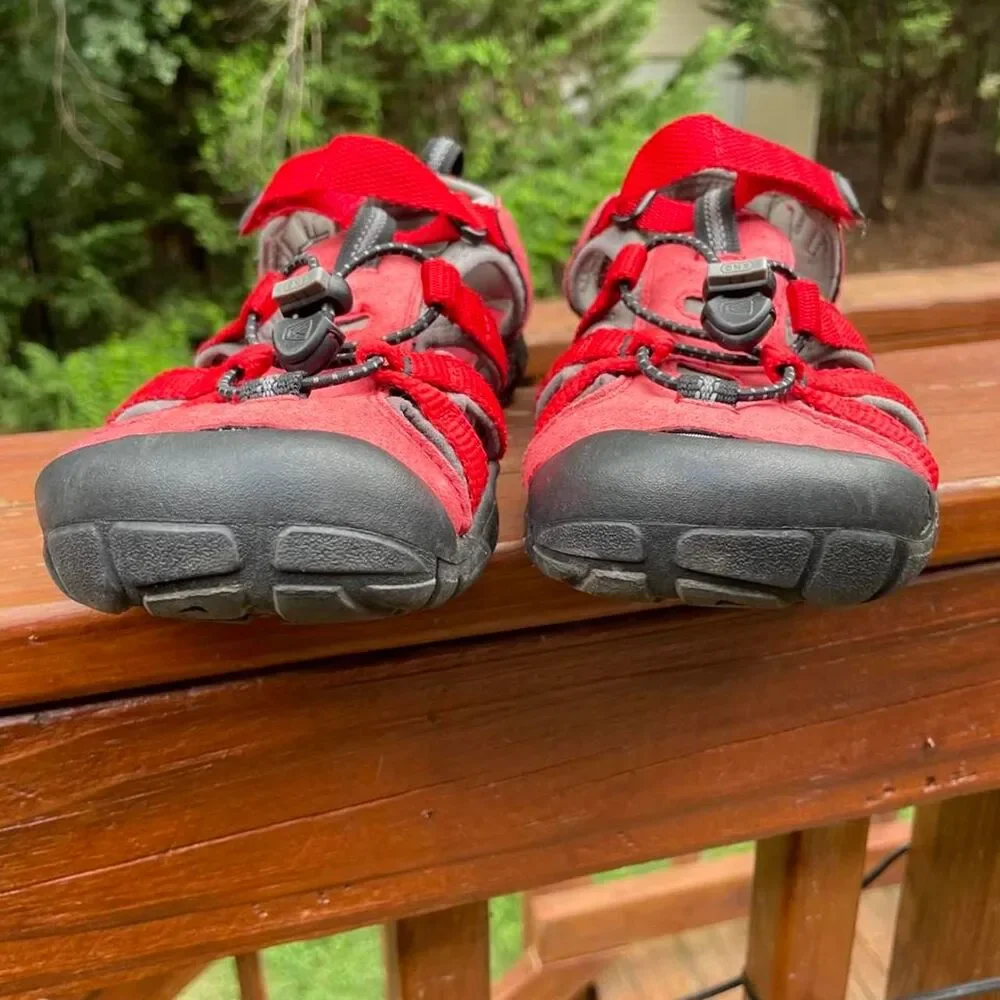 Keen Men's 6 Womens 6.5 Red Waterproof Hiking Sandals